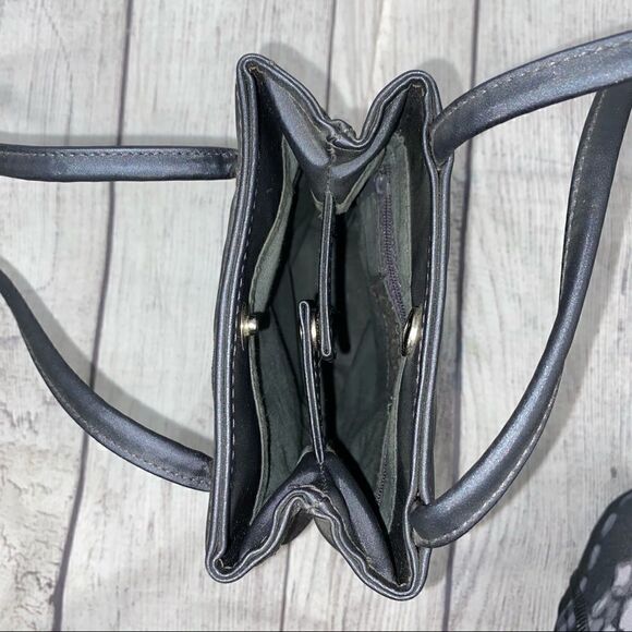 Chateau mini bucket bag w/snap close & straps - Picture 9 of 11